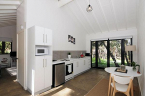 Greenfields Beach Studio - Wifi & Linen included